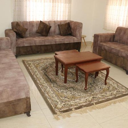 Noor Apartment วาดี มูซา ภายนอก รูปภาพ