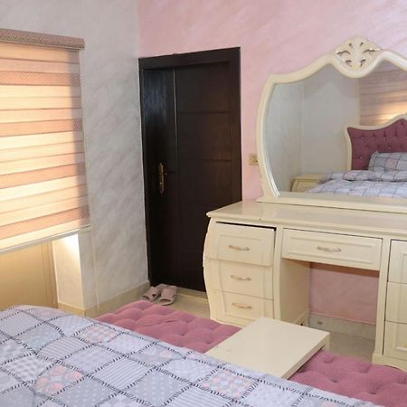Noor Apartment วาดี มูซา ภายนอก รูปภาพ