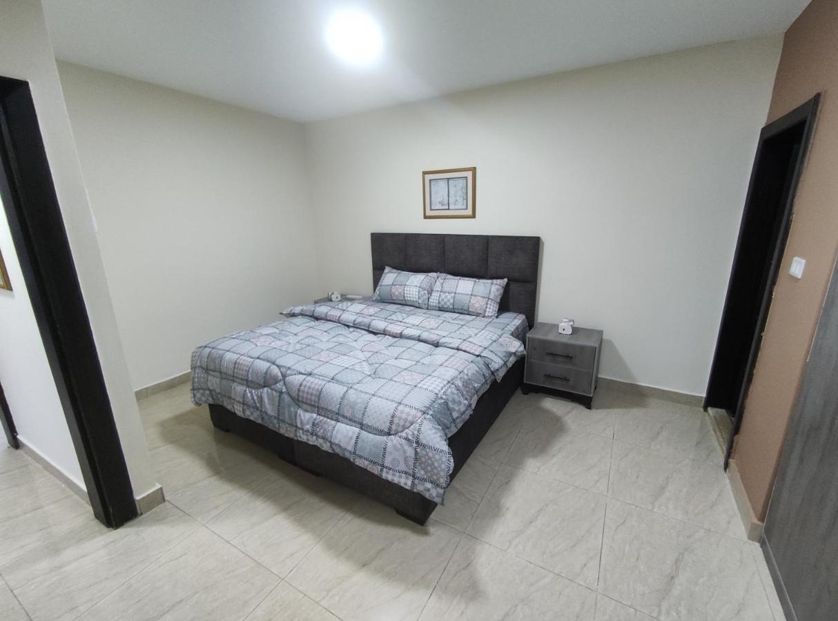 Noor Apartment วาดี มูซา ภายนอก รูปภาพ