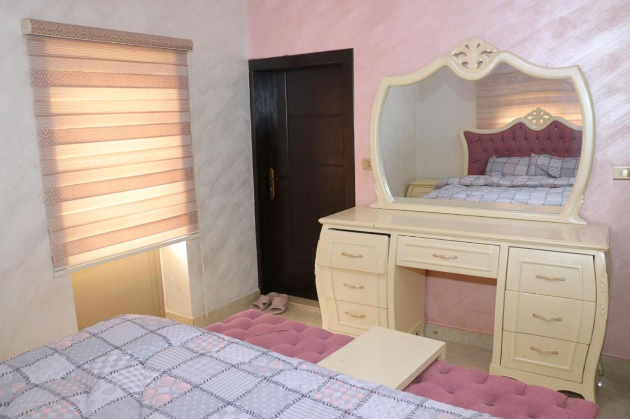 Noor Apartment วาดี มูซา ภายนอก รูปภาพ