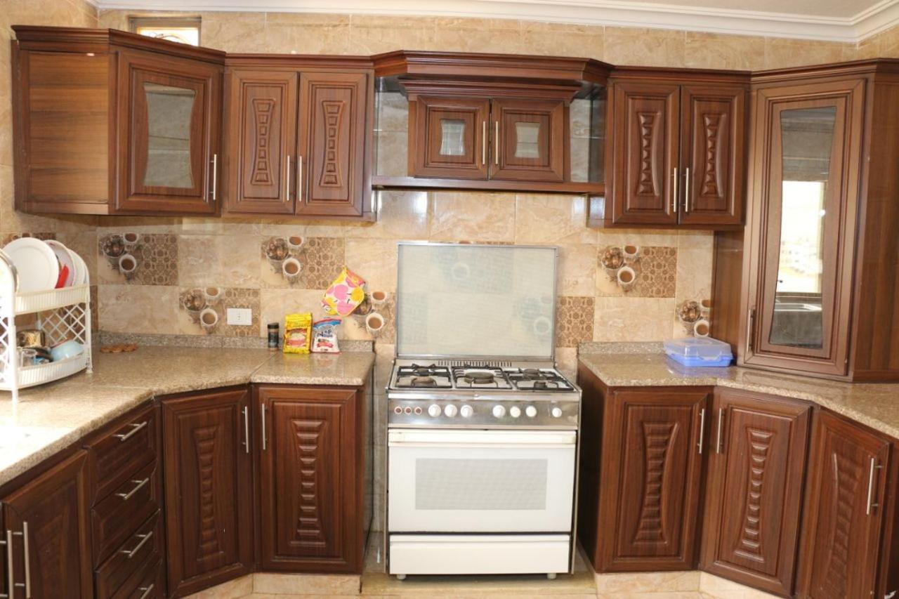 Noor Apartment วาดี มูซา ภายนอก รูปภาพ